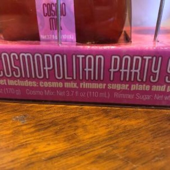 Shonfeld's Cosmopolitan Party Set for Two - Picture 2 of 4